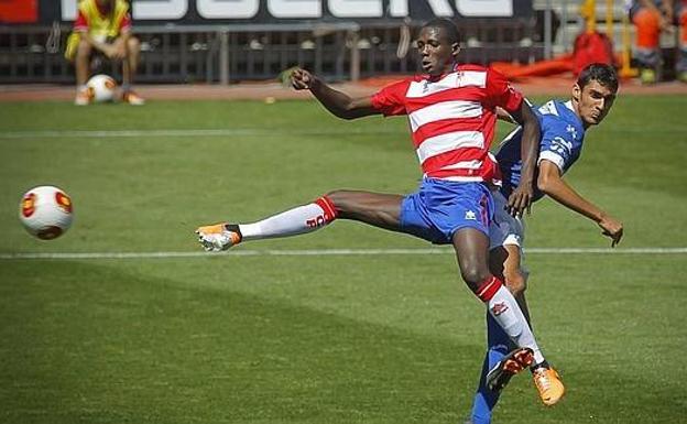 Sulayman durante un partido con el Granada.