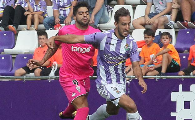 Ángel, durante un partido con la camiseta blanquivioleta./R. Gómez
