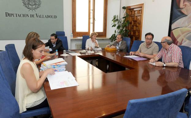 Constitución de la comisión de investigación en la Diputación el pasado lunes. /Ricardo Otazo