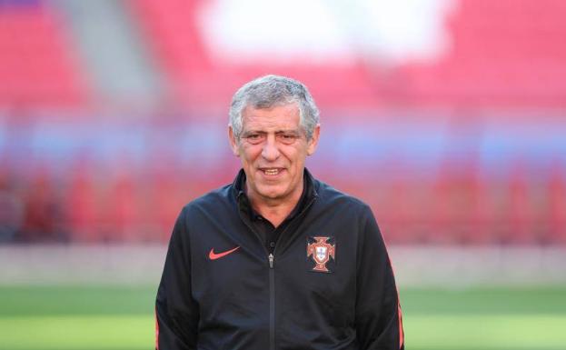 Fernando Santos, en un entrenamiento. /Efe