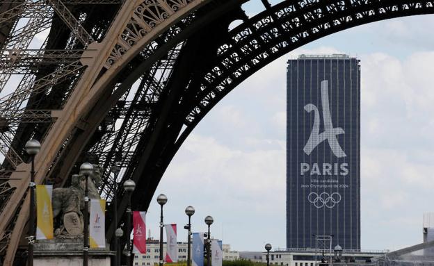 Cartel con el logo de la candidatura parisina para 2024. /Gonzalo Fuentes (Reuters)