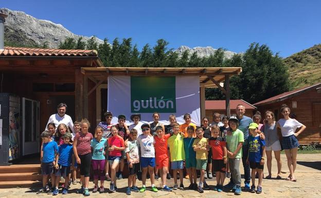 Participantes en el campamento.