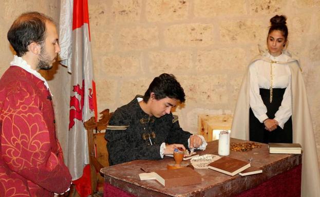 Una de las escenas de la representación en la torre.