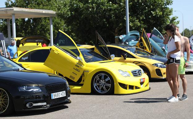 Concentración de coches tunning en el recinto ferial.