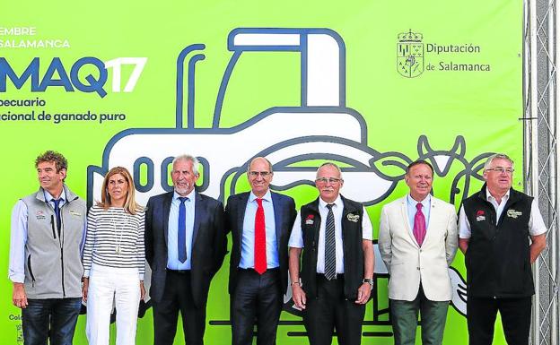Delegación de Nueva Aquitania junto a los representantes de la Diputación.