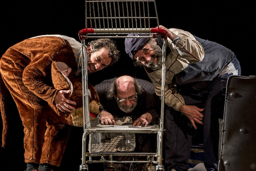 Los tres protagonistas, en 'Ahora todo es noche'.