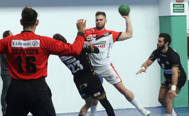 Llopis, en un anterior partido del conjunto navero.