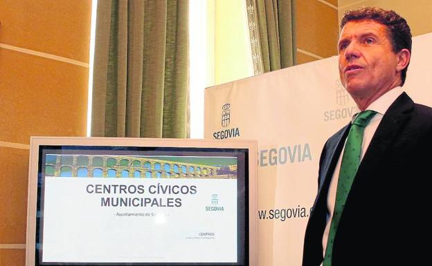 Andrés Torquemada, durante el balance del uso de centros cívicos de la ciudad. /A. de Torre