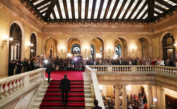 Puigdemont llega al Parlament. /Albert Gea (Reuters)