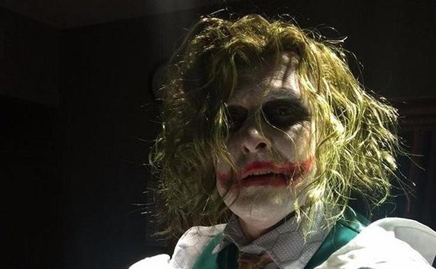 El doctor Paul Locus caracterizado de Joker. /Facebook