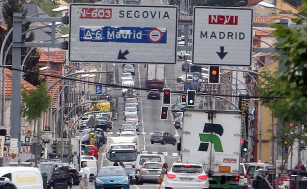 Travesía de la N-VI en San Rafael./A. de Torre