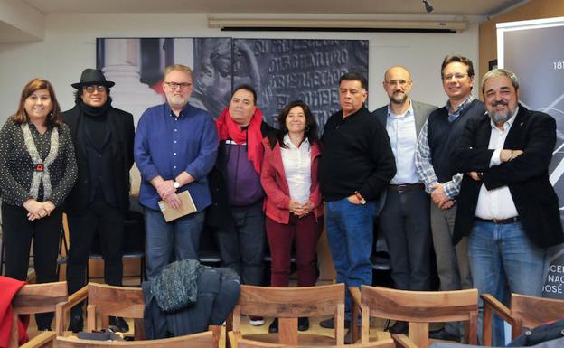 Poetas y autoridades en la clausura de esta primera edición en España del Festival Abbapalabra.