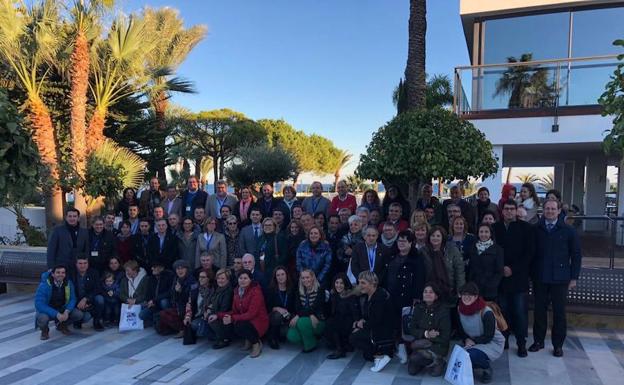 Participantes en la V Asamblea Nacional de la Asociación de los Pueblos más Bonitos de España que se desarrolló ayer en Mojácar./MARJÉS