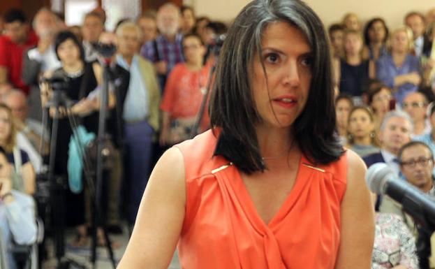 María Cuesta, en el acto de jura como diputada provincial./A. de Torre