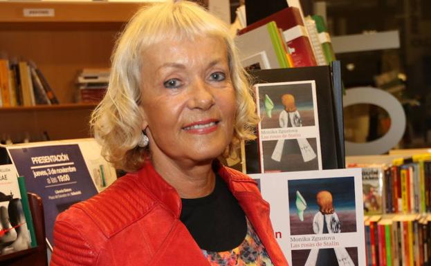 La escritora Monika Zgustova. /Henar Sastre