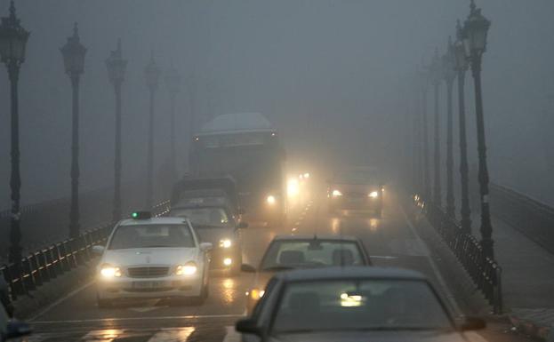 La niebla complica el tráfico en varios tramos de la red principal de varias provincias