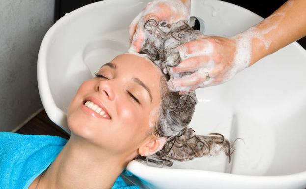 Te has estado lavando mal el pelo y no lo sabías. Conoce la forma correcta