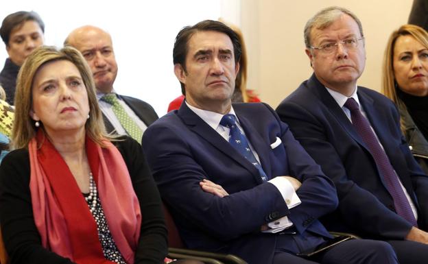 Un instante de la presentación sobre las novedades del AVE entre León y Asturias./Campillo