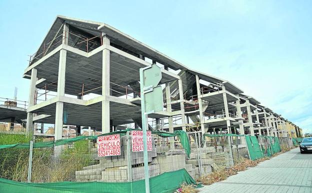 Construcción de una nueva promoción de viviendas en la capital./RODRIGO JIMÉNEZ