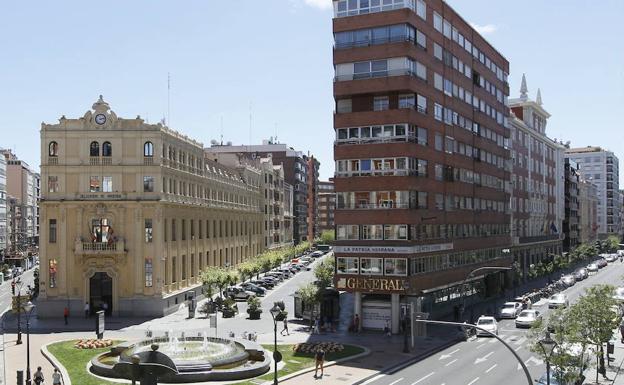 Sorprenden a un menor cuando conducía de madrugada por el centro de Valladolid
