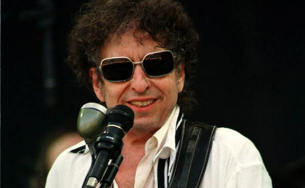 Bob Dylan, durante una actuación. /REUTERS