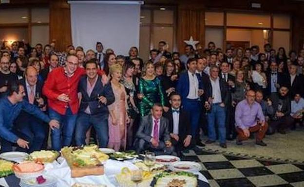 Asistentes a la Nochevieja Hostelera celebrada el pasado año, 2017, en Béjar . /WORD