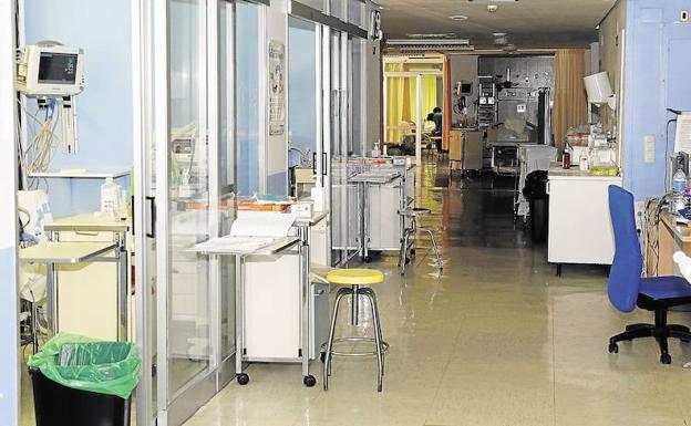 Instalaciones de la Unidad de Cuidados Intensivos del hospital. /Antonio Quintero