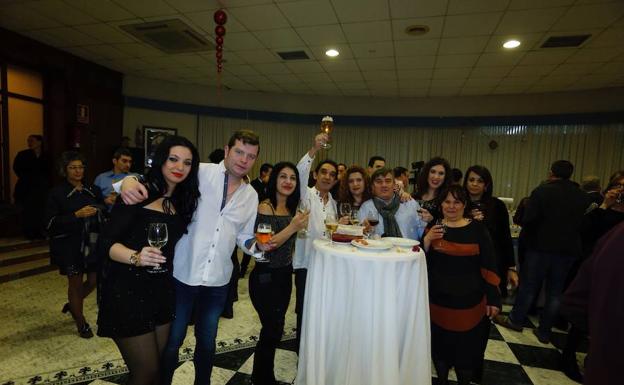 Algunos de los participantes en la fiesta de ayer./Laya