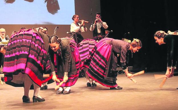 ‘Las Agachadillas’ abrió la gala. /A. de Torre