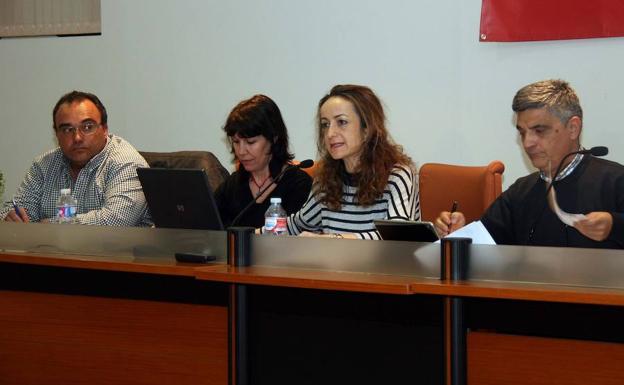 Directivos de Honorse-Tierra de Pinares, en la asamblea./M. R.