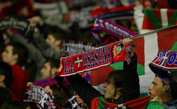 Aficionados de Osasuna./LUIS MICHELENA