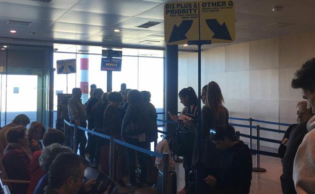 El aeropuerto de Valladolid incrementa en febrero el número de usuarios con un 9,7%