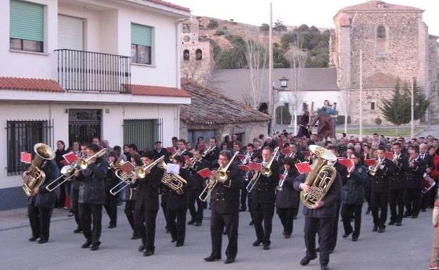 Agrupación Musical Virgen de la Soledad de Maello, que hoy cumple veinte años./El Norte.