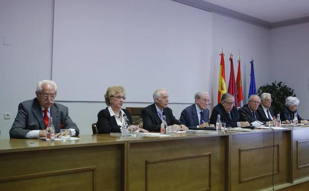 La junta directiva del Casino presentó la memoria de 2017. /ANTORAZ