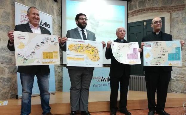 Diputación y Obispado abulenses presentan los carteles informativos de las cuatro rutas teresianas./ P. V.