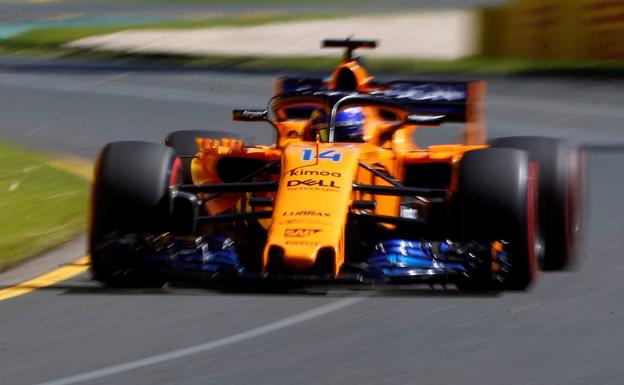 Fernando Alonso, en el circuito de Melbourne. /Afp