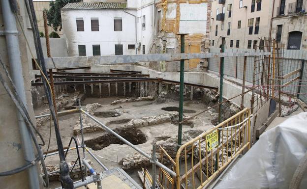 Imagen de los restos arqueológicos descubiertos en la zona de la calle San Pablo. /MANUEL LAYA