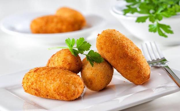 Más de veinte bares y restaurantes participan en el III Concurso Provincial para saber quién cocina la Mejor Croqueta
