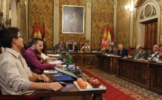 Imagen de un pleno de la Diputación de Salamanca./LAYA