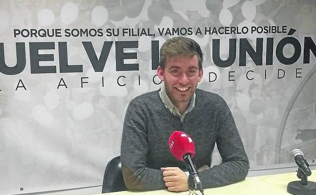 Pablo Cortés, sonriente, en la sala de prensa del Helmántico./