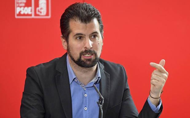 El secretario general del PSOE de Castilla y León, Luis Tudanca, durante la Jornada 'La reindustrialización en la provincia de Segovia'. /Efe