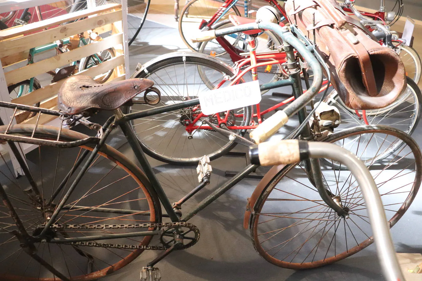 Fotos Exposici N De Bicicletas Antiguas En Medina De Rioseco El