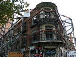 Estado actual del edificio que ocupó El Lucense en Zorrilla. / R. GÓMEZ/