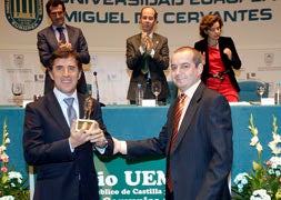 Entrega del premio. /R.Gómez/