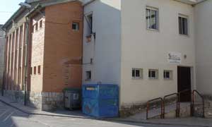 Exterior del colegio público de Vallelado que forma parte del CRA Retama / Cruz Catalina/