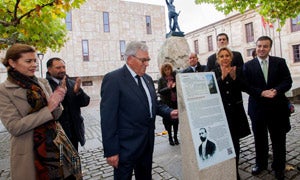 Actos en conmemoración del primer centenario de la muerte del escultor Eduardo Barrón / ICAL/