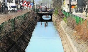 El canal a su paso por Ponferrada./C. Sánchez-Ical/