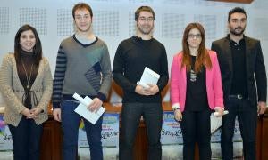 Lorena Hernando (Centros Don Bosco), Daniel Mediavilla (ganador en juegos al aire libre), Diego de Benito (juegos de interior), Marta Soto (grandes juegos) y Roberto López (Consejo de la Juventud), durante la entrega de premios en Palencia. /Sara Muniosguren-Ical/