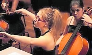 Georgina Sánchez, dirigiendo en León./