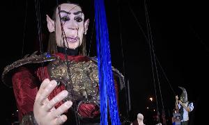 Salvador, la marioneta de once metros de altura que protagonizará la celebración. / EL NORTE/